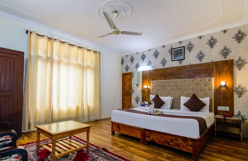 New Manali Hotel | Fabhotel The Moon