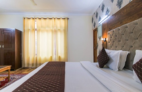 New Manali Hotel | Fabhotel The Moon