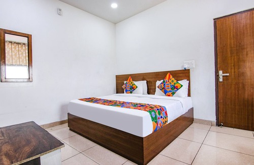 Shivalik Nagar Hotel | Fabhotel The Orient
