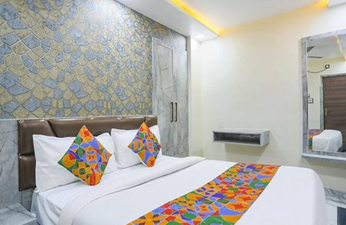 Allahabad Hotel | Fabhotel The Treenity House