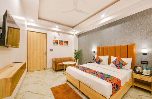 South West Hotel | Fabhotel Tree House