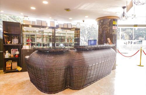 Pulikeshi Nagar Hotel | FabHotel Turning Point - Nr Ulsoor Lake