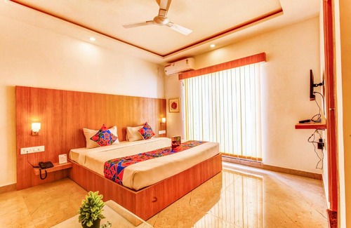 Pulikeshi Nagar Hotel | FabHotel Vista Suites Bangalore East Railway Station