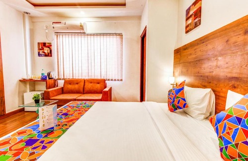 Pulikeshi Nagar Hotel | FabHotel Vista Suites Bangalore East Railway Station