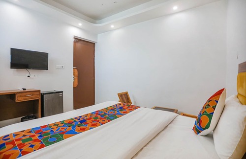 Noida Hotel | Fabhotel Well Stay