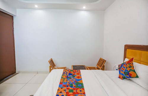 Noida Hotel | Fabhotel Well Stay