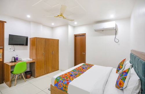 Noida Hotel | Fabhotel Well Stay