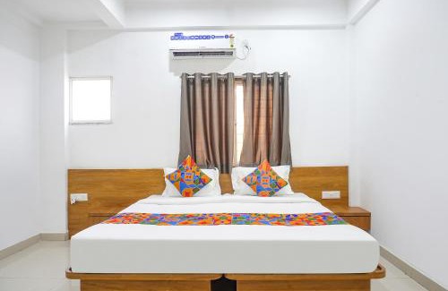 Kharadi Hotel | FabHotel White House Inn - EON IT Park