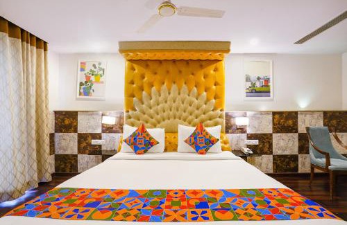 Banjara Hills Hotel | FabHotel WR Grand- Nr Citi Neuro Centre- Banjara Hills