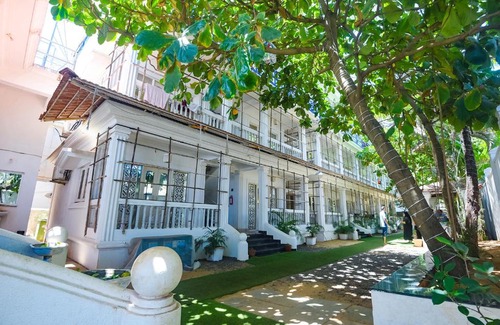 Calangute Hotel | FabHotel Yahweh Beach Inn With Bar, Calangute