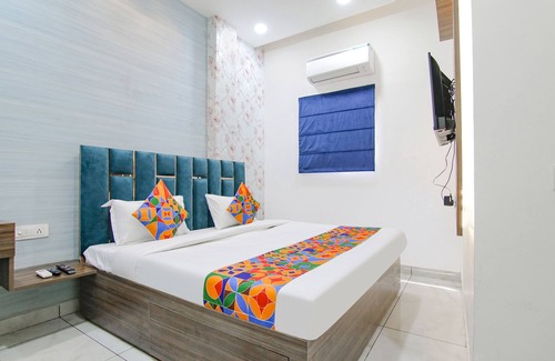 Ludhiana Hotel | Fabhotel Yellow Leaf