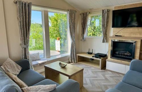 Dogdyke House | Fable Lodge Tattershall Lakes - luxury lakeside lodge with hot tub