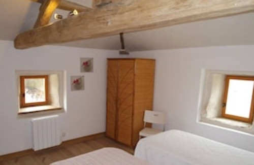 La Caillere-Saint-Hilaire Cottage | Fabulous Character Gite - Pool, Tennis Court, With Wi-fi & Wood-Burning Stove