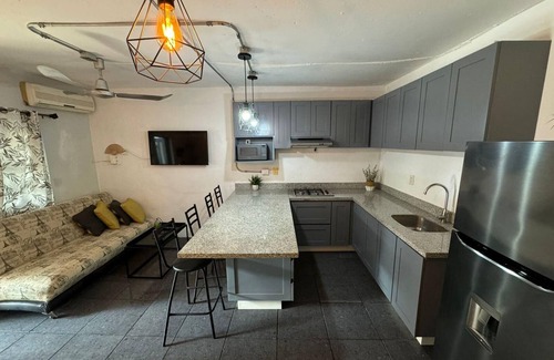 Los Ramblases House | Fabulous 1-bedroom apartment with AC and WIFI, only 8 minutes to the beach!
