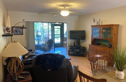 South Bradenton Condo | Fabulous 2-bed 2-bath main floor condo in Wildwood Springs