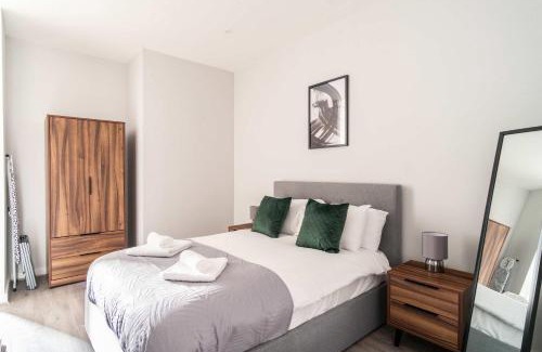 Liverpool Apartment | Fabulous 2 Bed Apartment in Waterloo Liverpool