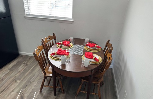 Killeen Apartment | Fabulous 2-bedroom and 1-bathroom apartment with AC in charming Killeen