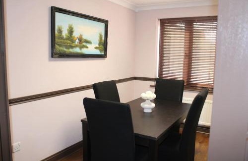 Chafford Hundred House | Fabulous 3 bed house