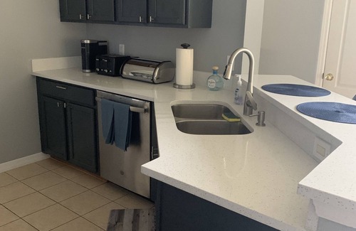 Lakeside Plantation House | Fabulous 3 bedroom Townhouse with Clubhouse and Amenities