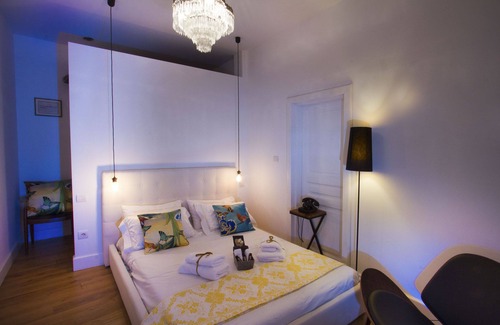 Thissio House | Fabulous 3 Storey House with Amazing Acropolis Views In The Heart of Athens