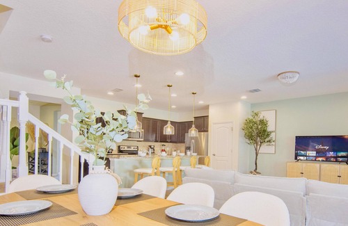 Four Corners House | Fabulous 5BD/4.5BH FREE Resort 7mi/Disney