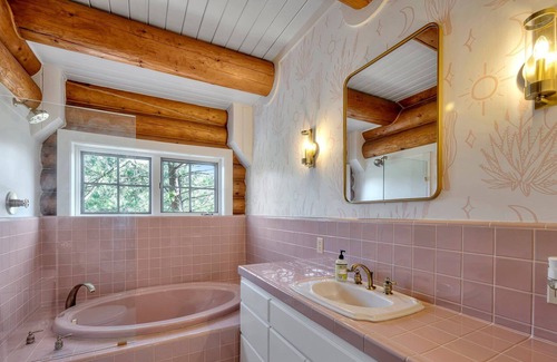 Alpine House | Fabulous Alpine Family Cabin w/Pool, Spa, Mountain & Valley Views!