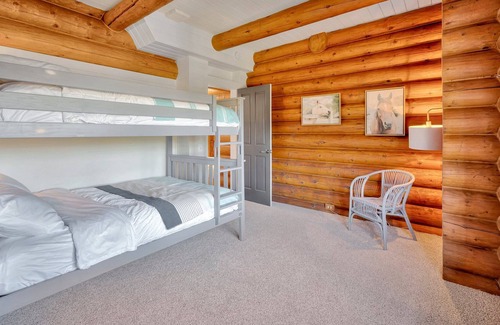 Alpine House | Fabulous Alpine Family Cabin w/Pool, Spa, Mountain & Valley Views!