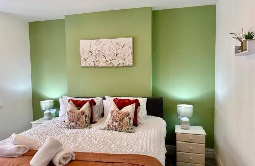 Bournemouth House | Fabulous and Relaxing Holiday Sand Beach and Sun