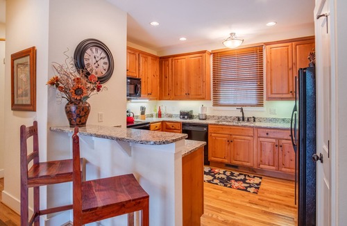 Bear Lake Reserve Cabin | Fabulous Bear Lake Reserve Cottage - PET FRIENDLY!