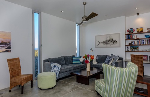 Los Zacatitos House | Fabulous Contemporary Getaway / 360 Degree Views / Beach / Pool