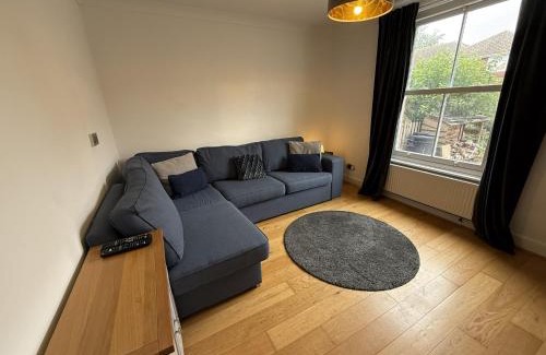 New Forest District House | Fabulous cottage in the heart of the New Forest - Great for families and groups, sleeps 9