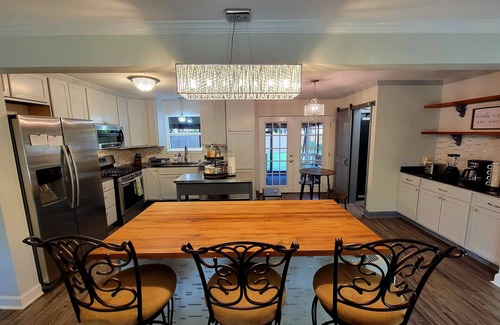 Northwest Pensacola House | Fabulous, cozy cottage, w Hot Tub, 20-25 mins to Pensacola & Perdido Key Beach