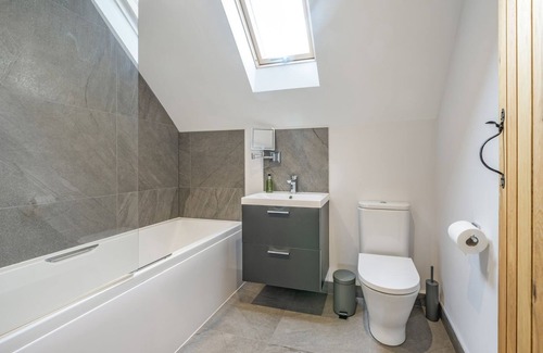 Whitney-on-Wye Cottage | Fabulous, detached barn sleeping eight, with four bedrooms and four bathrooms.