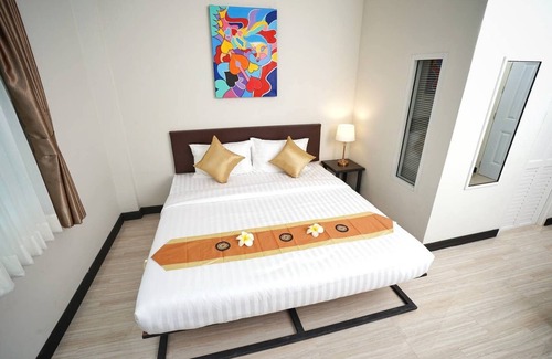 Sanambin Hotel | Fabulous double bed room with ABF near Don Mueang Airport