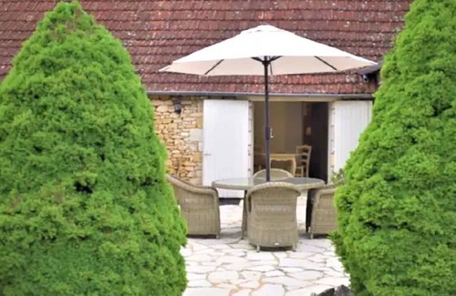 Castelnaud-la-Chapelle Cottage | Fabulous two bedroomed, two bathroom cottage high quality, elegant accommodation
