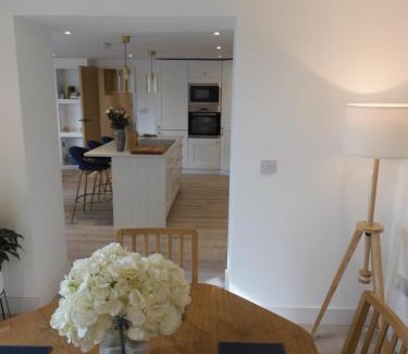 Rhosneigr Apartment | Fabulous Ground Floor Apt Adjacent to Beach