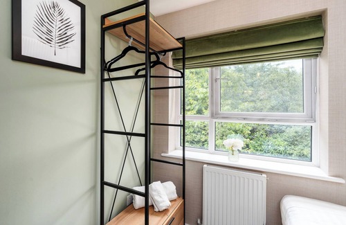 Salford Villa | Fabulous Group Accommodation at Riverside Villas