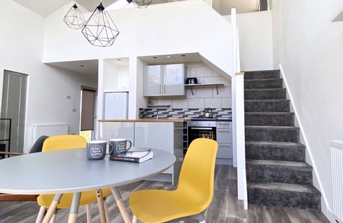St Ives House | Fabulous hideaway - The Studio, with amazing views, close to St Ives