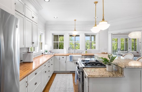 Markesan House | Fabulous Home with direct lake access
