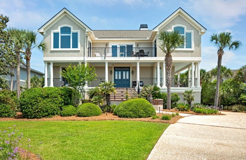 Seabrook Island House | Fabulous Infinity Pool! Golf & Ocean Views! Beautiful home - walk to beach! Amenity Cards!