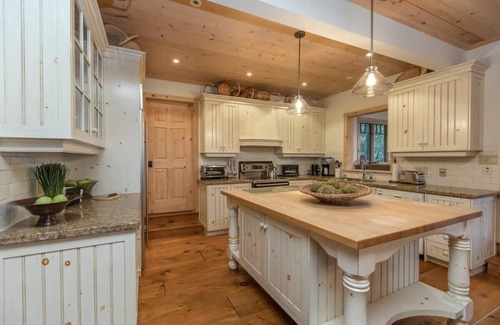 Bala House | Fabulous Lake Muskoka
