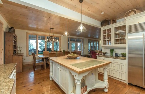 Bala House | Fabulous Lake Muskoka
