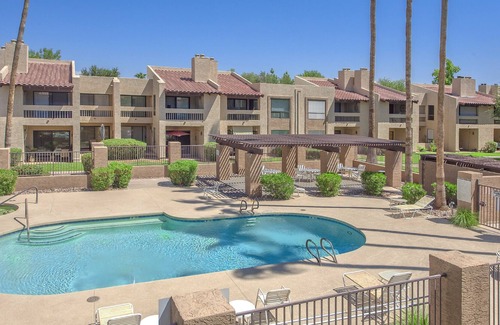 McCormick Ranch Condo | Fabulous McCormick Ranch Condo overlooking the pool!