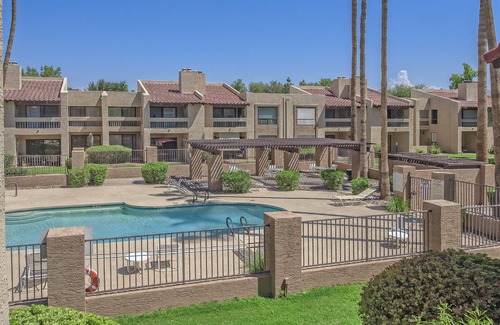 McCormick Ranch Condo | Fabulous McCormick Ranch Condo overlooking the pool!