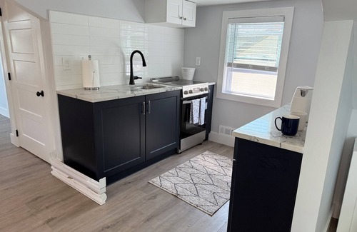 Wall House | Fabulous new 1BR Loft, 2 Blocks to the Beach