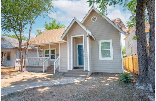 Near East Side Apartment | Fabulous Newly Renovated 1Br1Ba Near Downtown