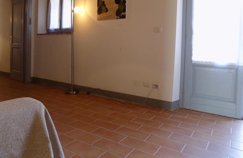 Montegabbione House | Fabulous one bedroom haven surrounded by vineyards, Wifi, A/C