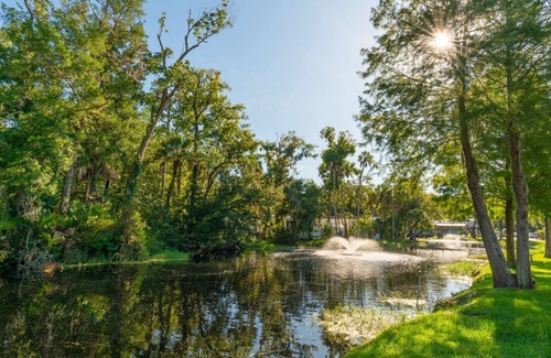 Homosassa RV Rental | Fabulous RV waiting for you to come and relax on the Beautiful Homosassa River