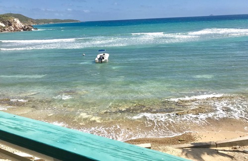 Bolongo Bay Condo | FABULOUS! So close you can taste the ocean - Amazing NEWLY RENOVATED condo !