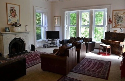 Parsonby House | Fabulous, spacious, sunny period home - Holly Lodge sleeps 10
